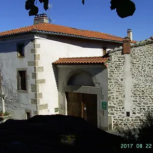 La Fontaine Couette-café Saint-Georges-en-Couzan